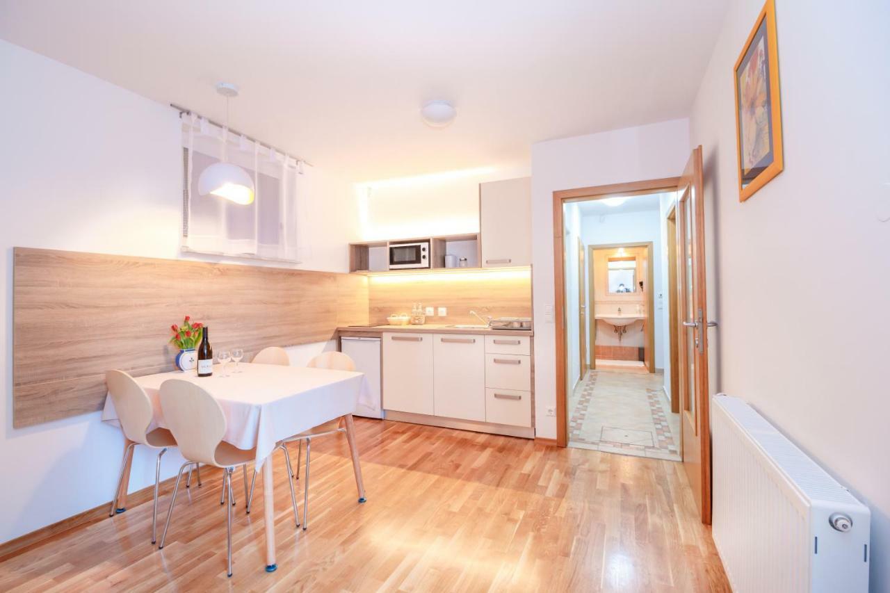 Alp Apartma ラドヴリツァ エクステリア 写真